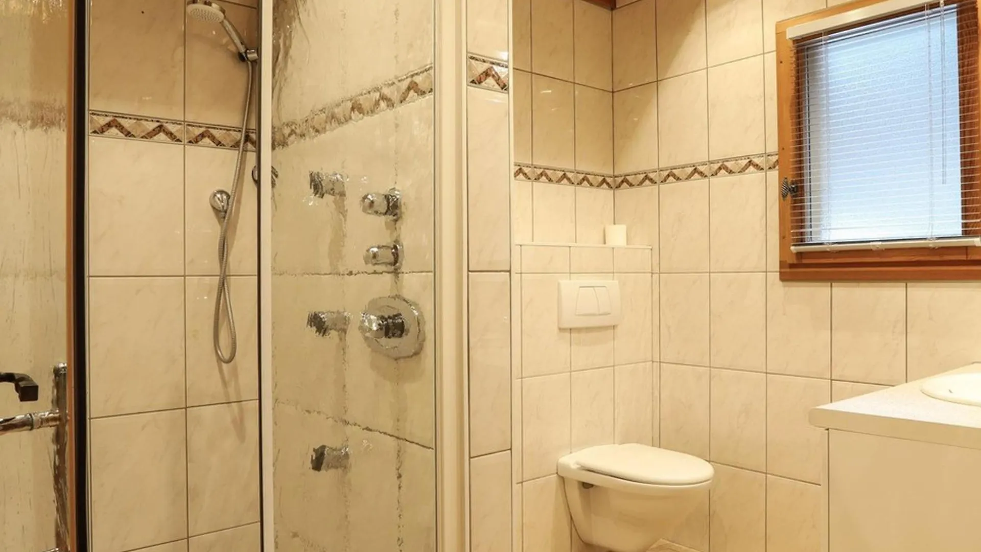 Demi-Chalet, 4 Chambres, Sauna, Acces Facile Aux Remontees, Ideal Pour 11 Pers. - Fr-1-676-18 Châtel 아파트